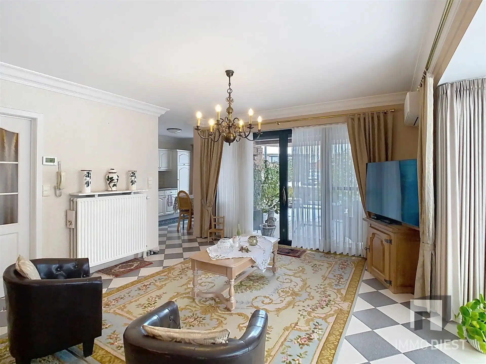 Topligging: gelijkvloers appartement mét garage en kelder foto 8