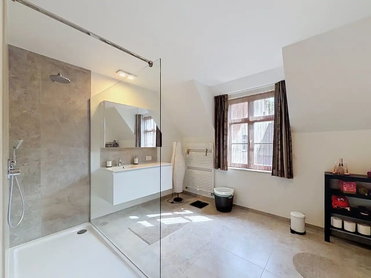 Ruime halfopen, quasi nieuwbouw woning op rustige ligging in het pittoreske Ramskapelle foto 30