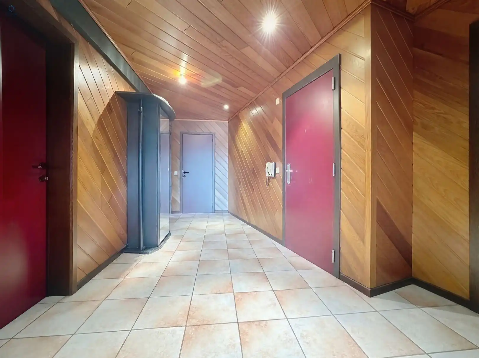 Ruim en lichtrijk 2-slaapkamerappartement nabij station Herzele foto 9