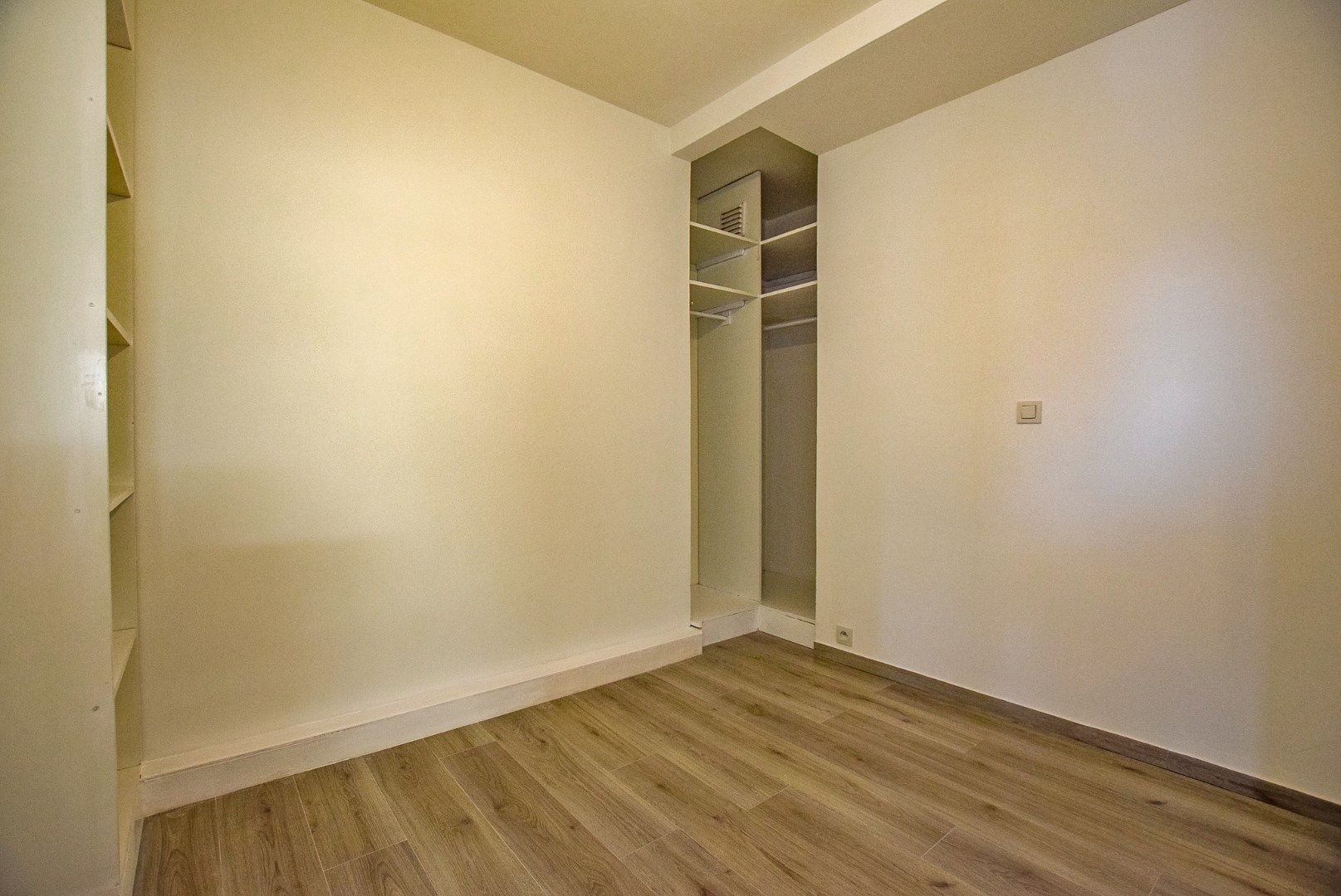 Goed gelegen studio / 1-slaapkamerappartement te Koksijde-Bad, nabij het strand en de Schipgatduinen.  foto 5