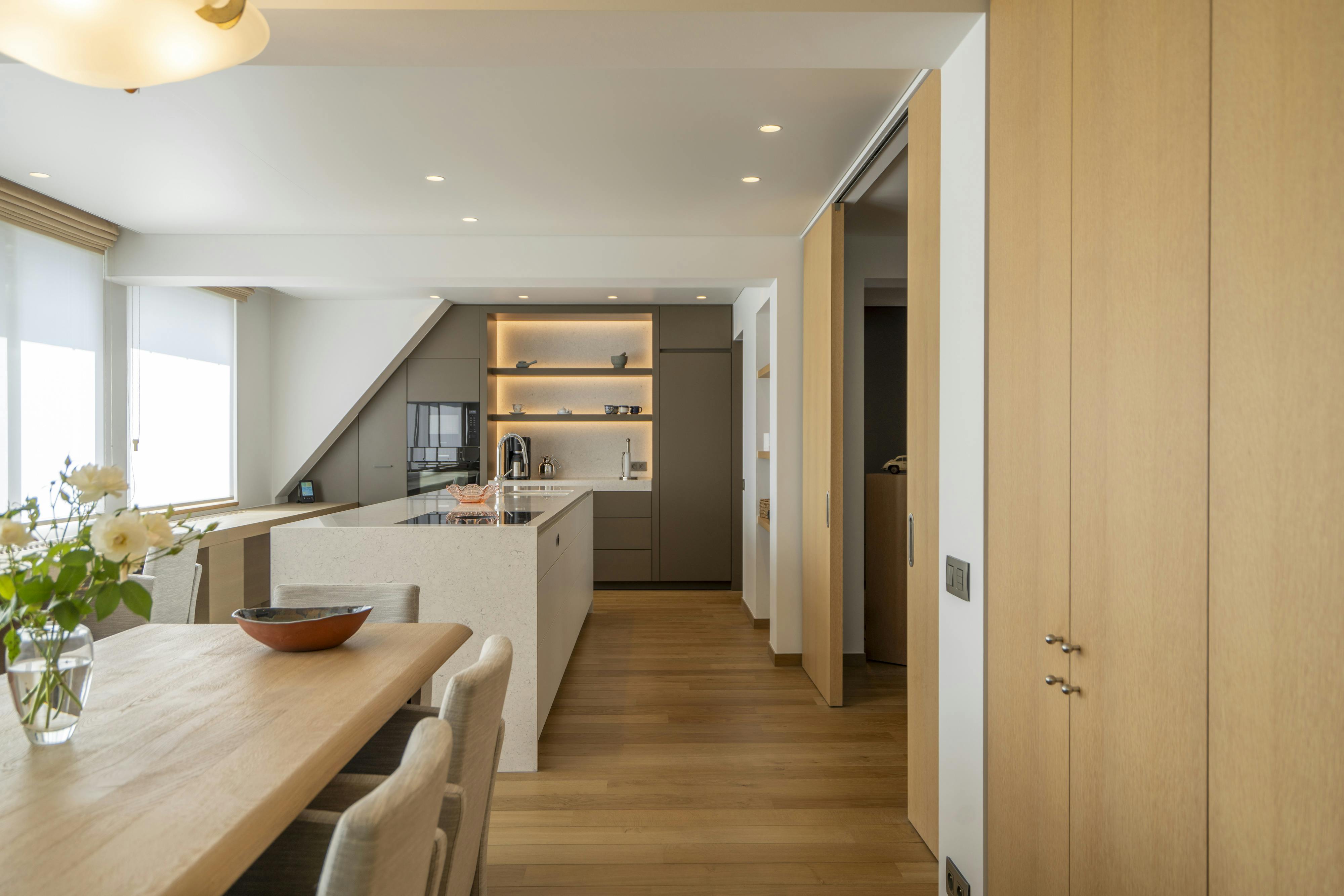 Uniek appartement/woning met binnenzwembad te Kortrijk!  foto 8