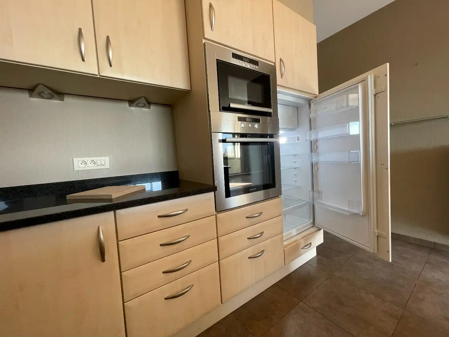 Ruim 2-slaapkamer appartement met garage in Kuurne foto 6