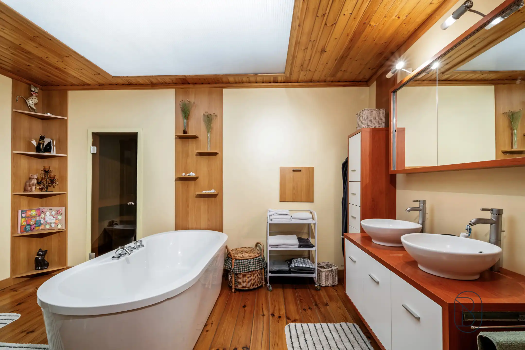 Loods met appartement + studio op 1,45 hectare foto 16