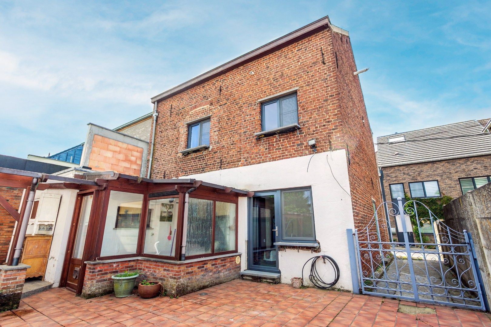 Instapklare woning met 5 slaapkamers en tuin te Lembeek foto 14
