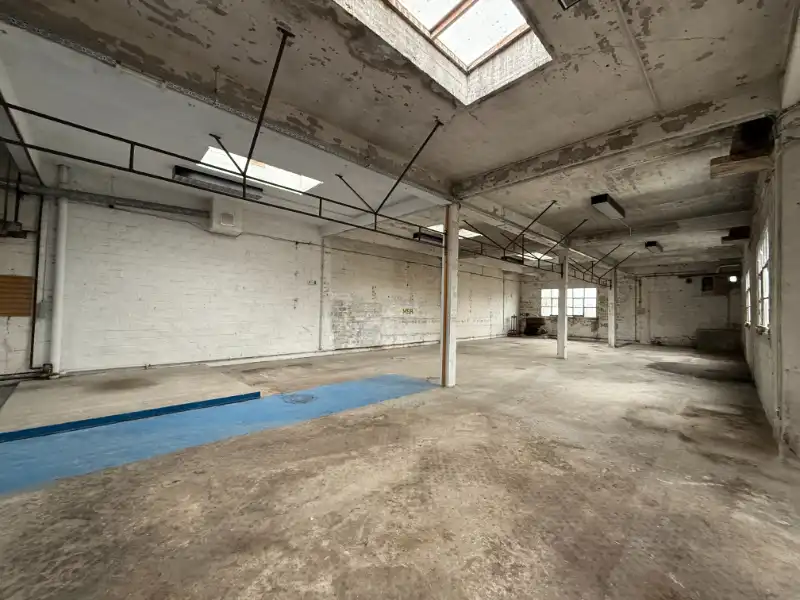 Ruime loods met tal van mogelijkheden foto 17