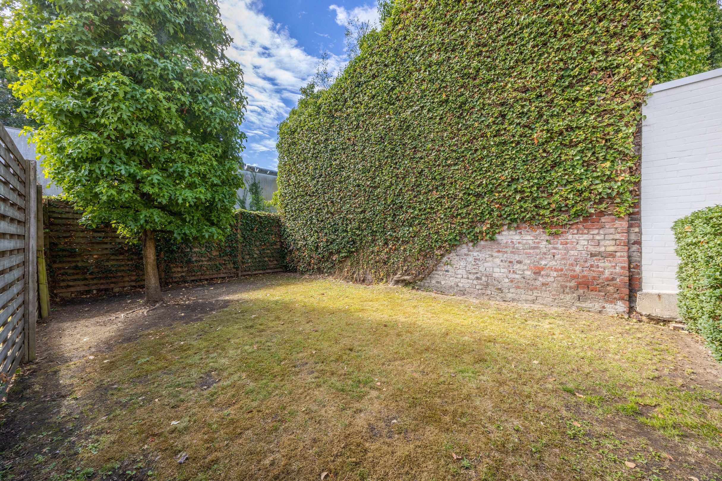 KNUSSE STARTERSWONING MET TUIN foto 19