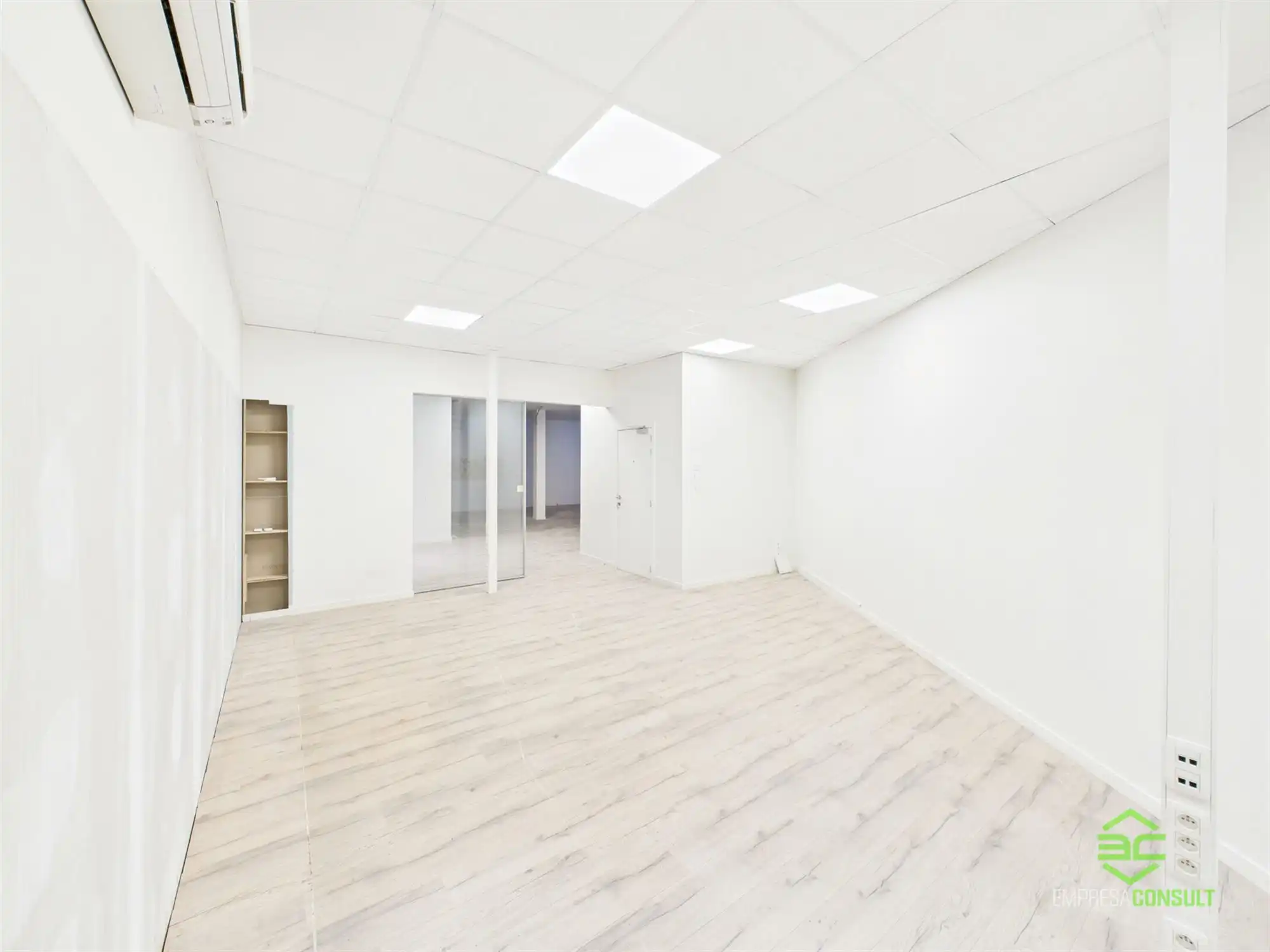 Handelsgelijkvloers op A+ locatie in het centrum! foto 15