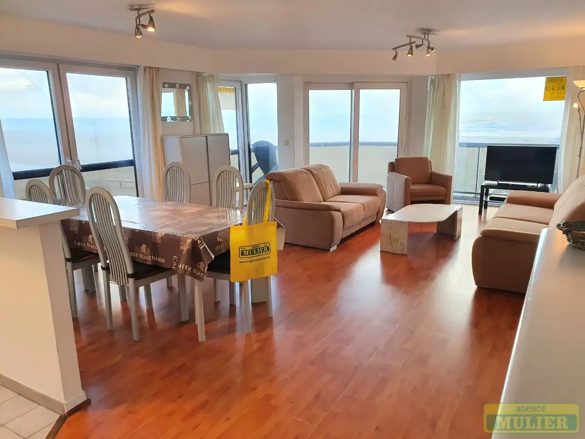 Appartement te koop foto {{pictureIndex}}