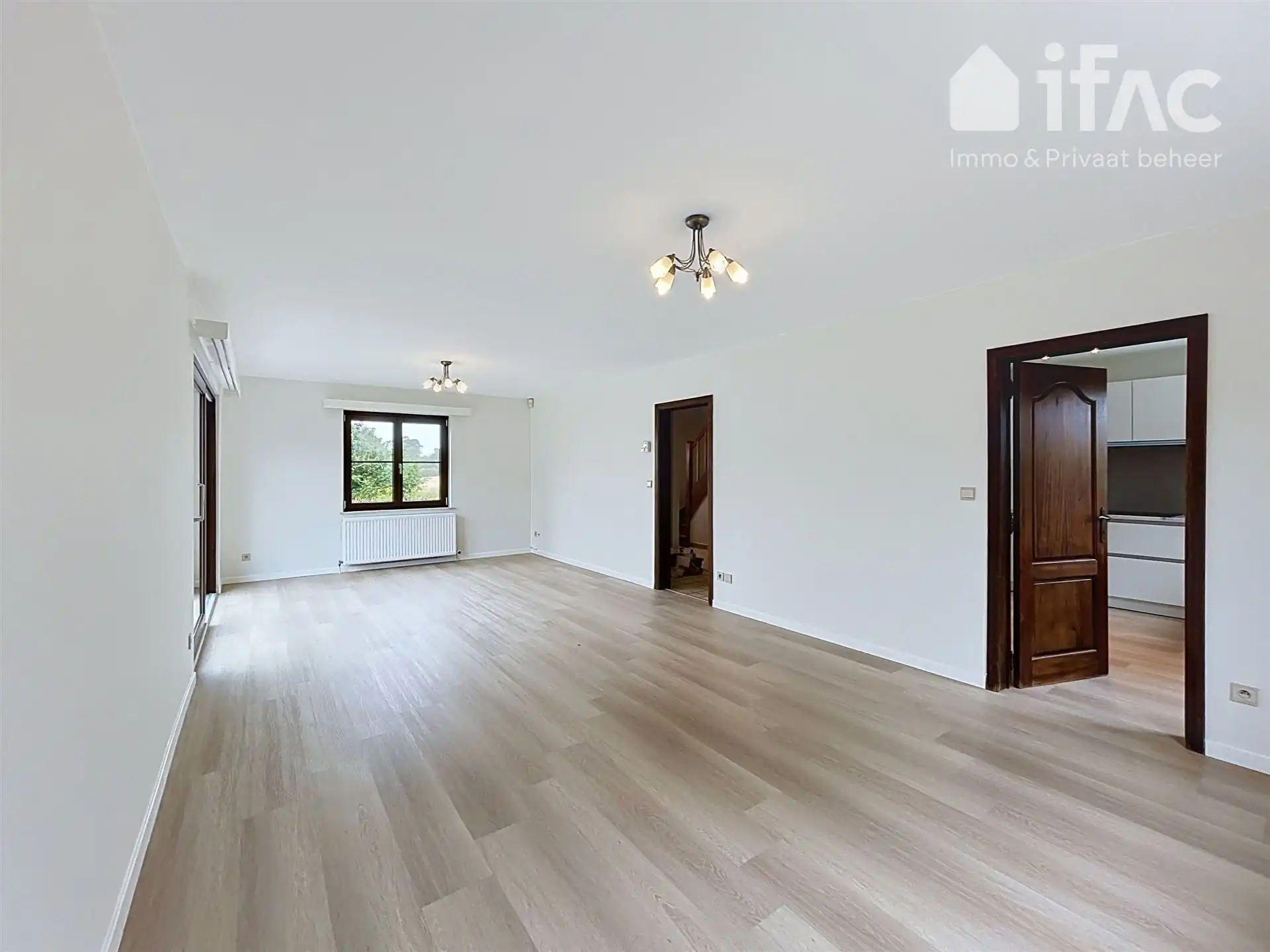 Ruime en gerenoveerde 5-Slaapkamer Villa met Tuin  foto 8