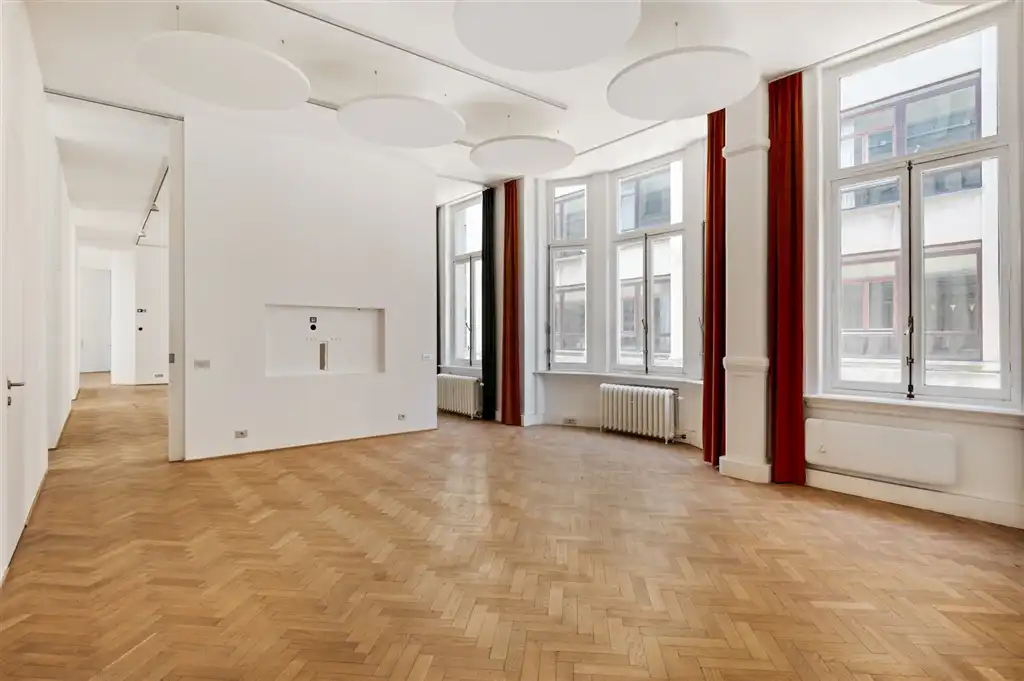 Karaktervolle kantoorruimte te koop foto 4