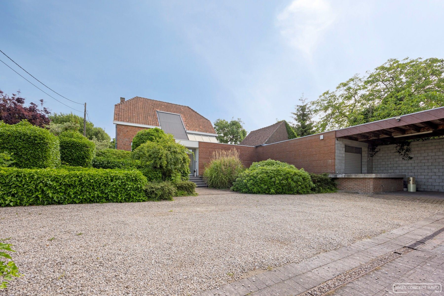Unieke woning met kantoorruimte en atelier te Waregem foto 2