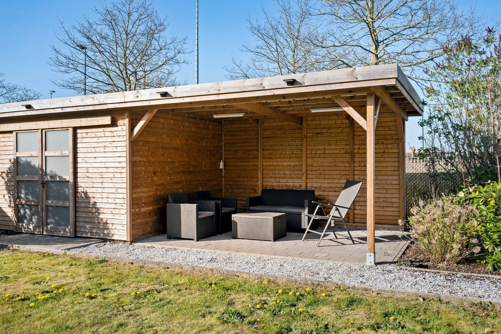 Centraal gelegen woning met 3 slaapkamers, garage en tuin. foto 19