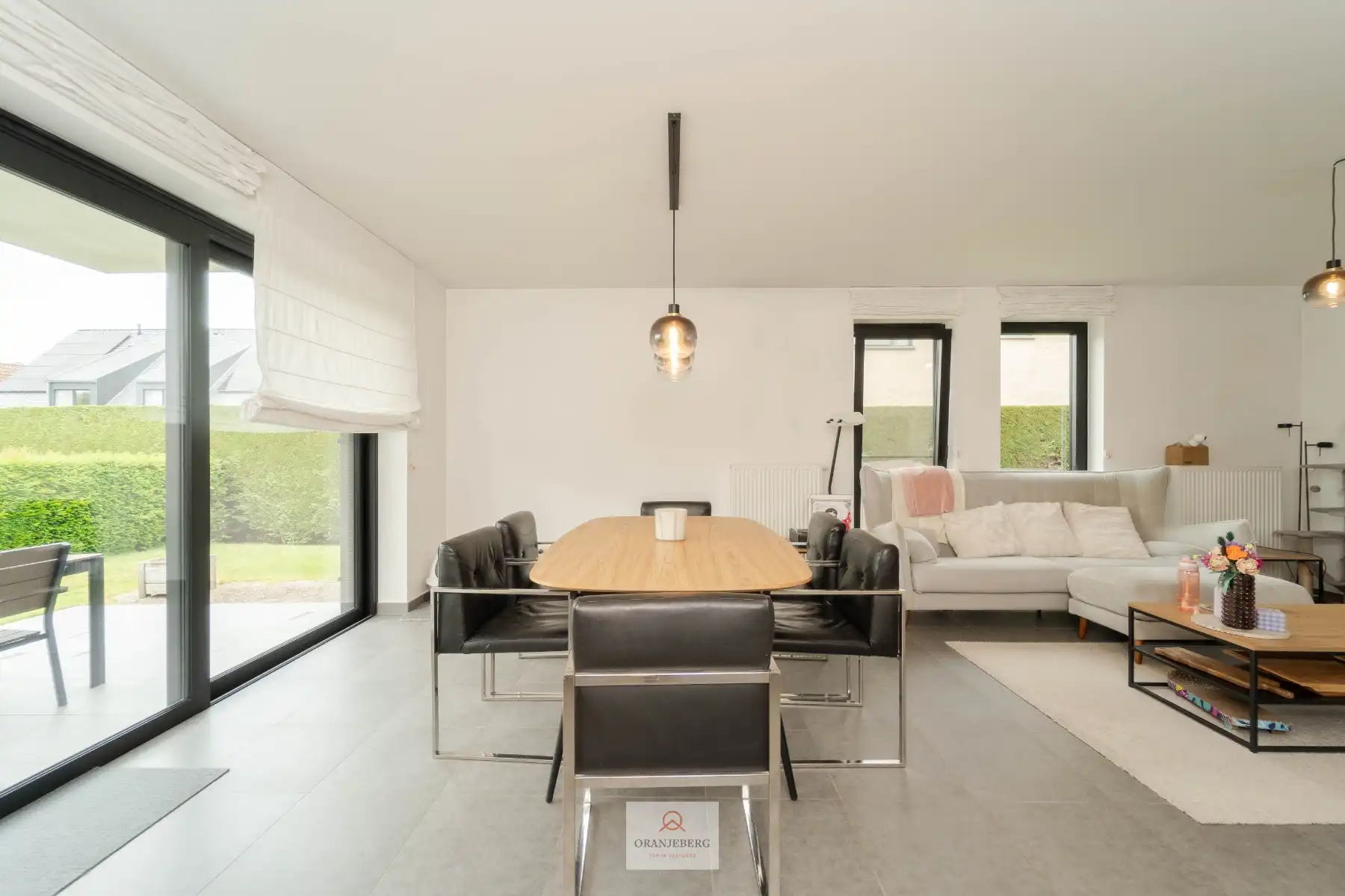 Gelijkvloers 2 slaapkamerappartement met ruime tuin foto 11