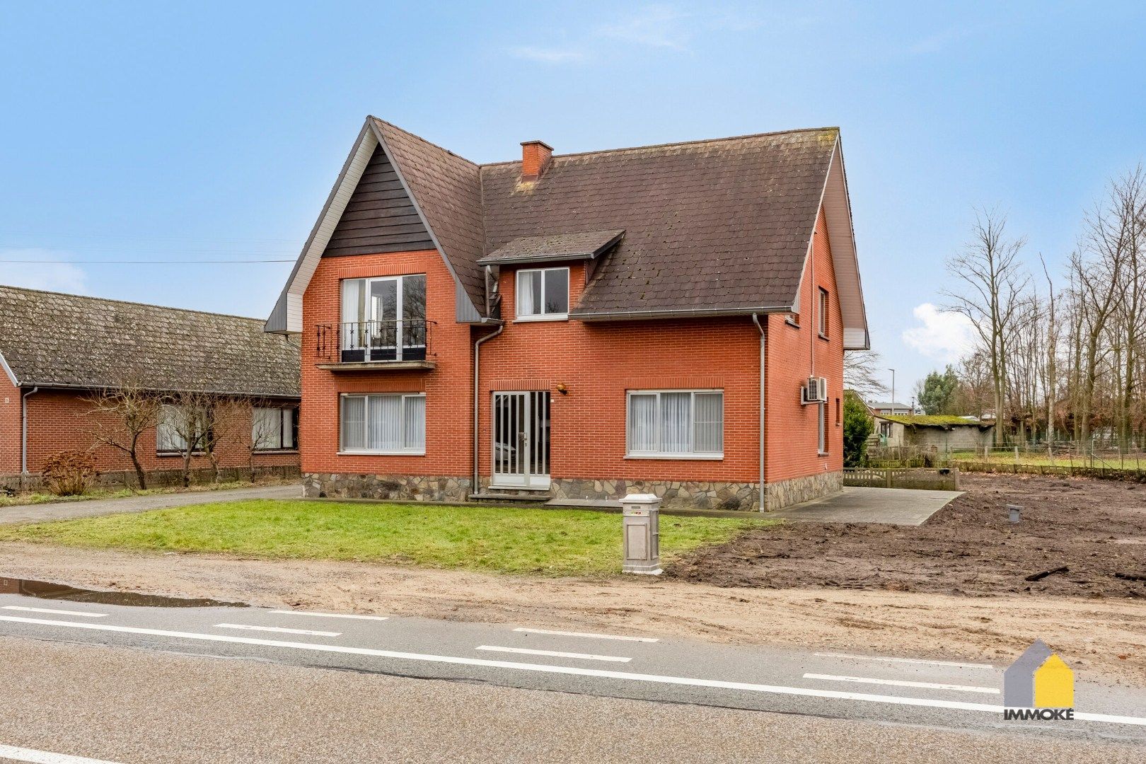 Neeroeteren: Op te frissen, vrijstaande woning op 8 a 53 ca met 5 slpks. foto 32