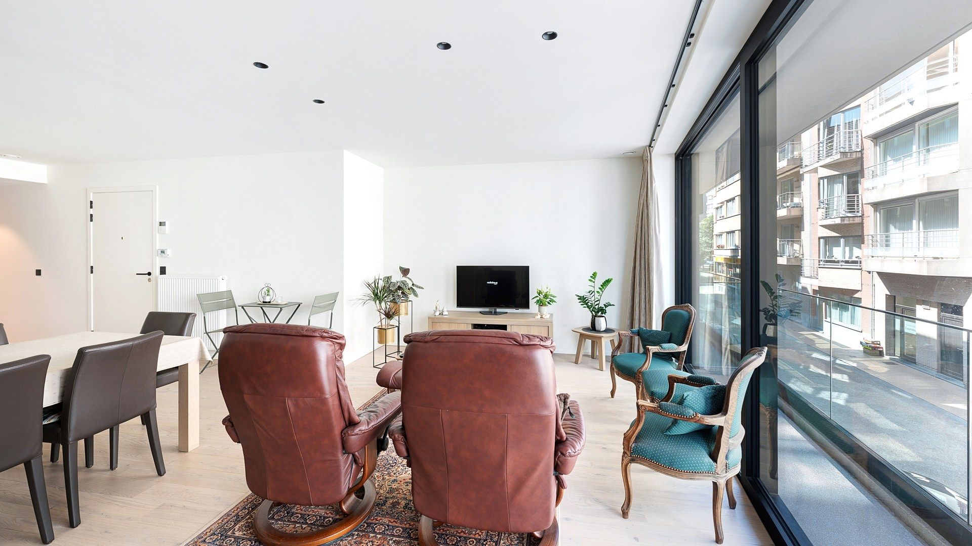 Nieuw appartement met 2 slaapkamers centraal gelegen te Heist foto 4