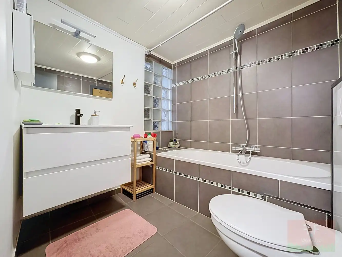 Energiezuinige moderne gezinswoning met garage, 3 slaapkamers, 2 badkamers en stadstuin foto 11