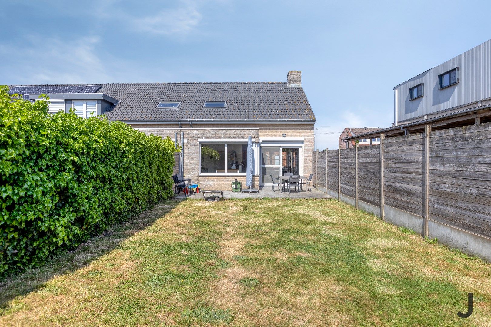 Moderne, energiezuinige halfopen gezinswoning in Rekkem foto 24
