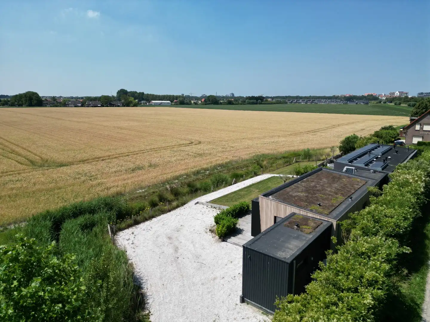 Exclusieve dijkwoning met eigen guesthouse foto 7