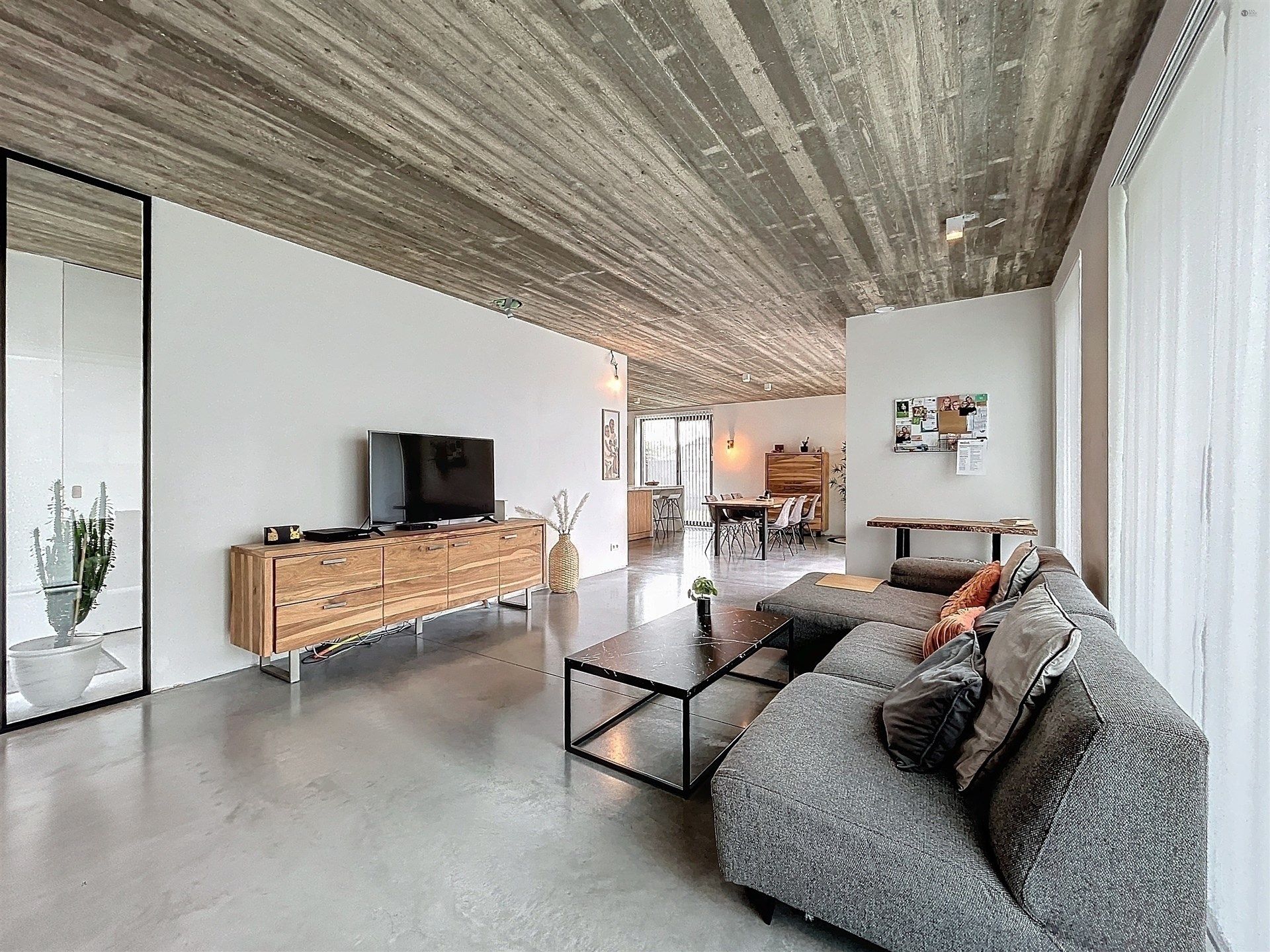 Energiezuinige open bebouwing met drie slaapkamers en garage op perceel van 575m² foto 2