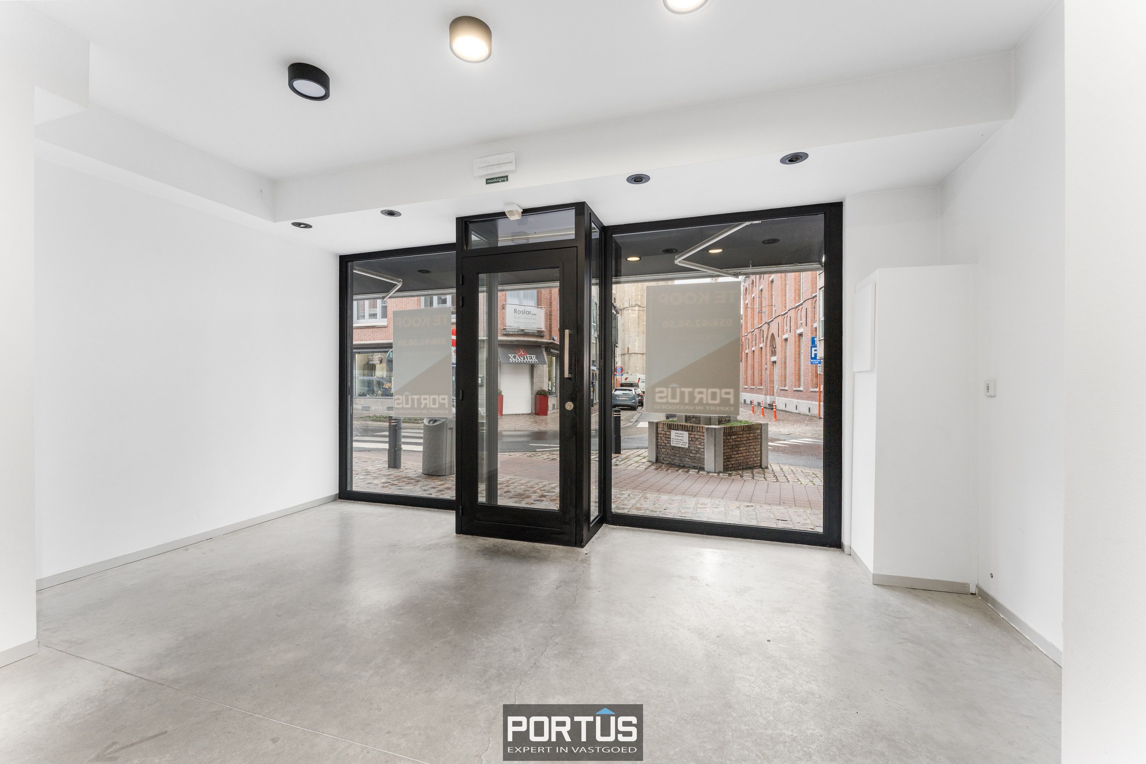 Commercieel gelegen handelspand te koop te Roeselare  foto 4