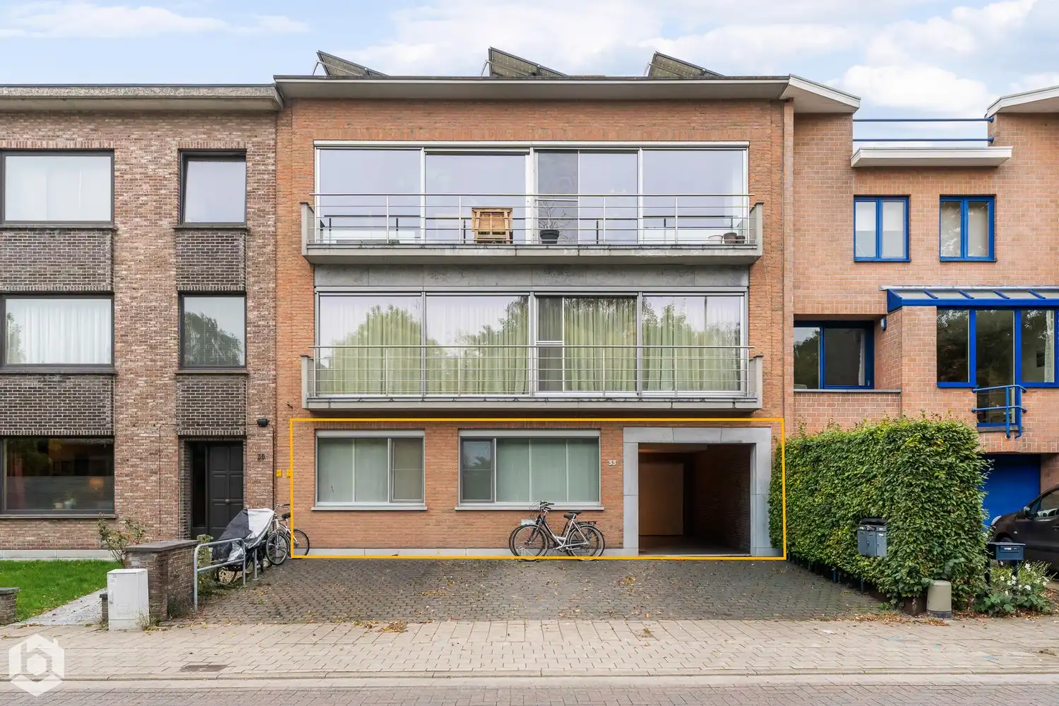 Exclusief gelijkvloers appartement met 2slpkrs, prachtige tuin en zwembad foto 33