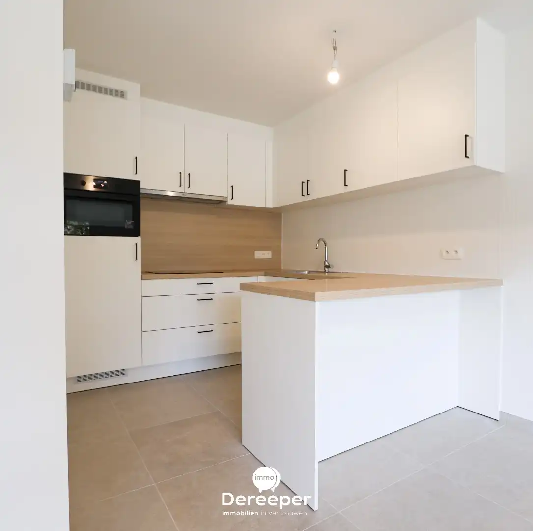 Prachtig gerenoveerd appartement op toplocatie in Assebroek foto 4