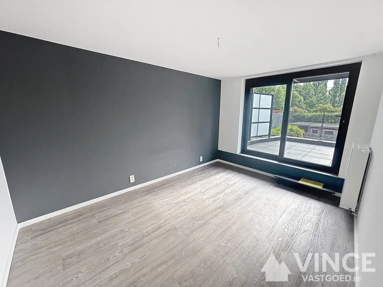 Lichtrijk appartement met uniek zicht op de vaart en ruim terras foto 7