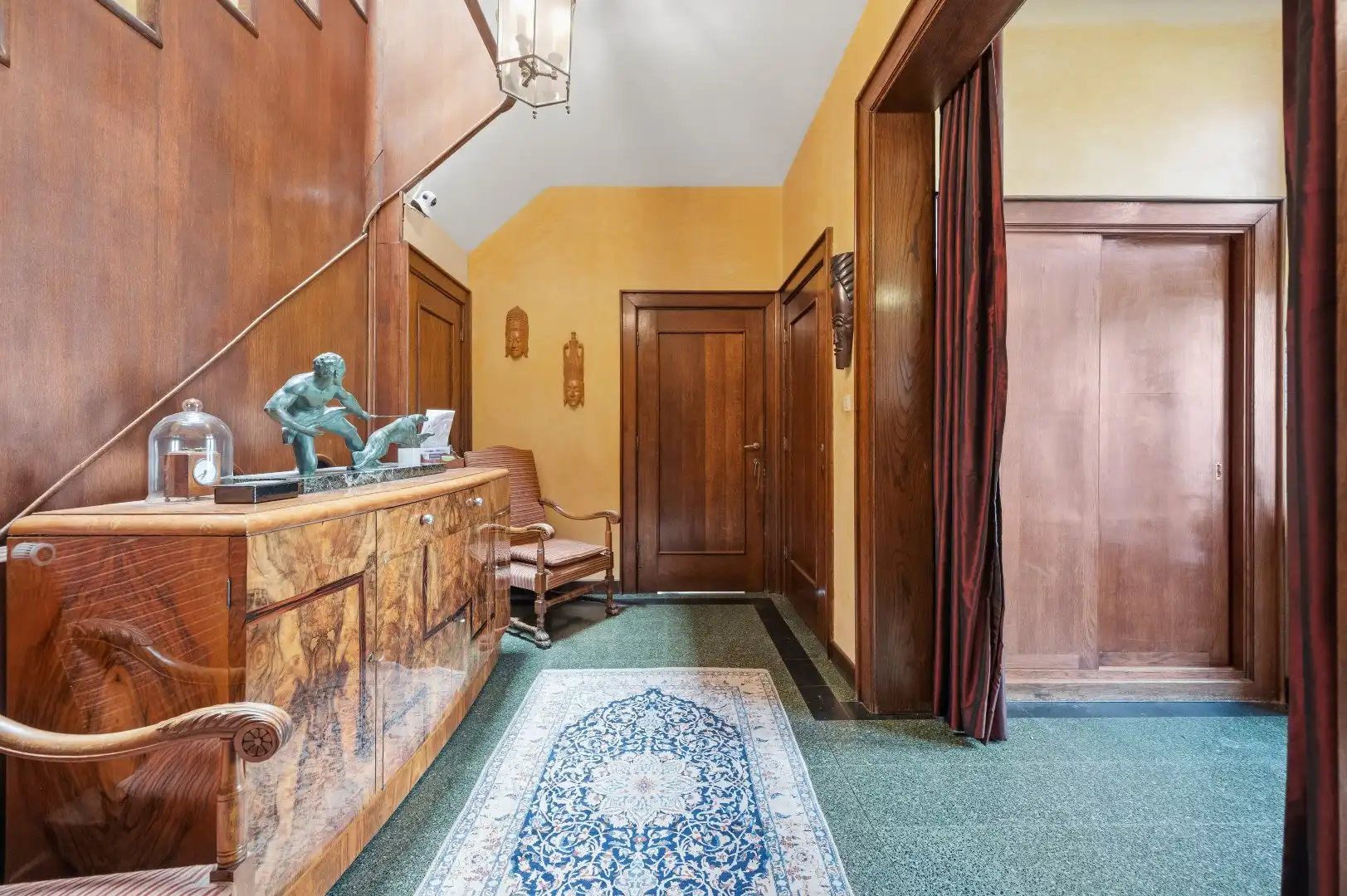 Karaktervolle interbellumwoning met veel ruimte, grote tuin en garage foto 6