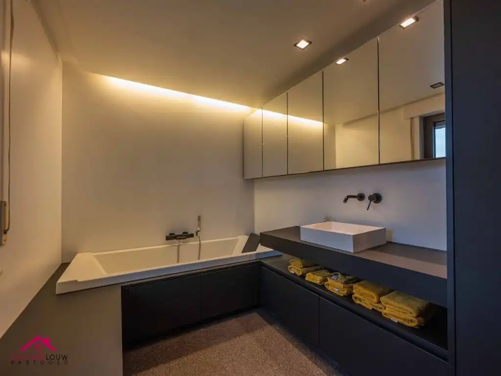 Vrijstaande woning in hedendaagse stijl foto 39