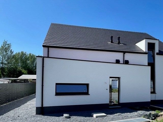 Nieuwbouwwoning op een rustige toplocatie in Piringen  foto {{pictureIndex}}