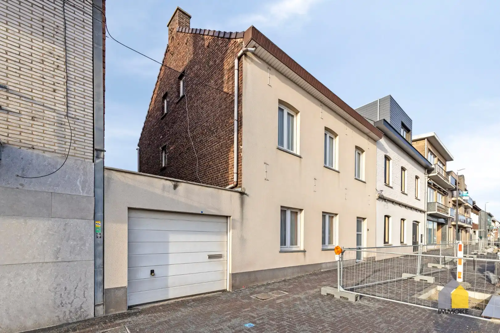 Hoofdfoto van de publicatie: Te renoveren woning met 4 slpks, polyvalente ruimte en knusse tuin.