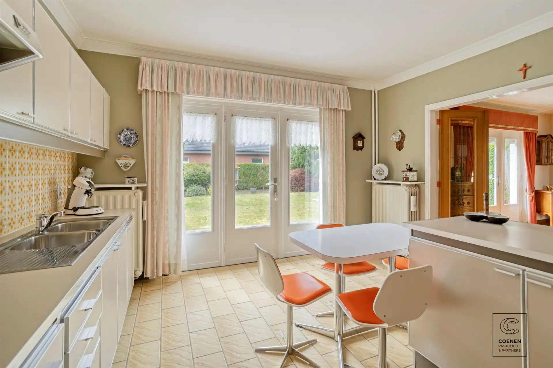 Te renoveren woning op een TOPlocatie te Schilde! foto 7