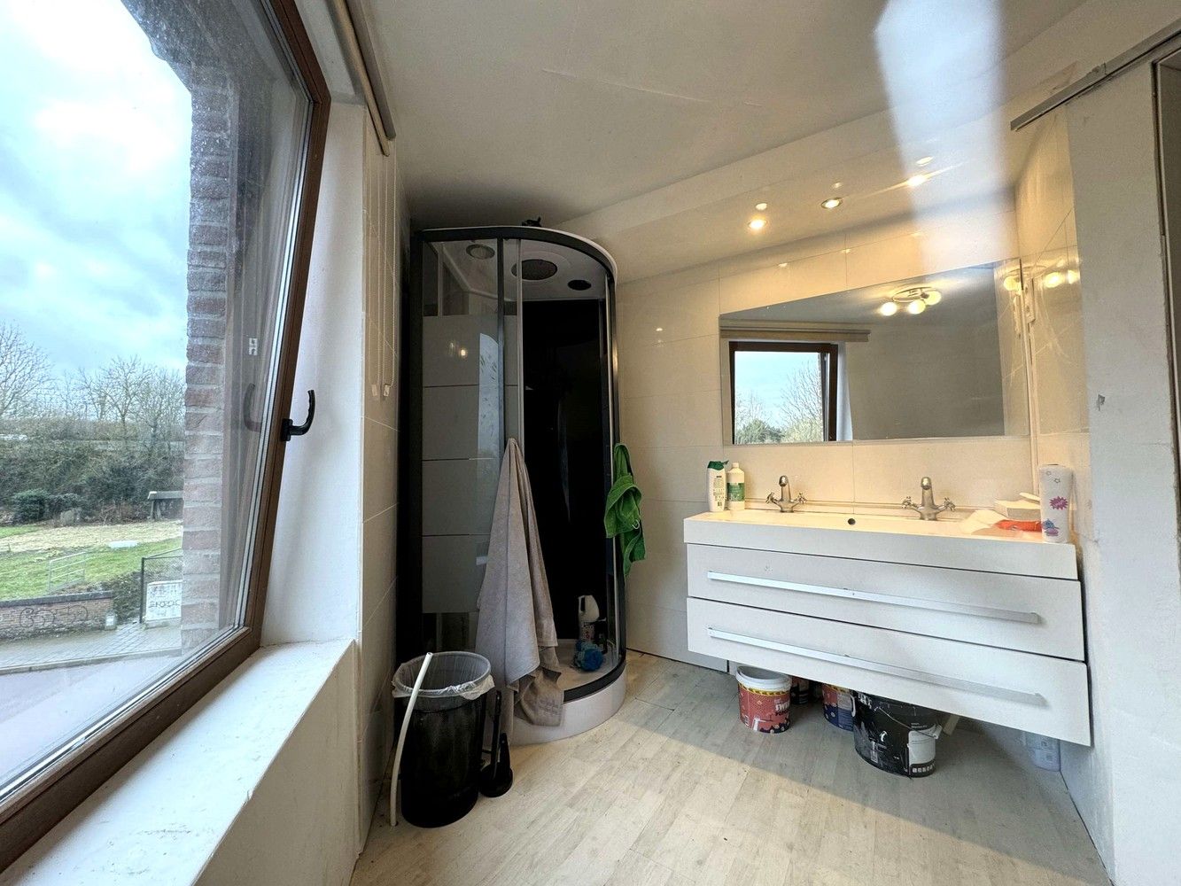 Instapklaar hoekpand met 3 slaapkamers en tuintje in Leuven foto 19