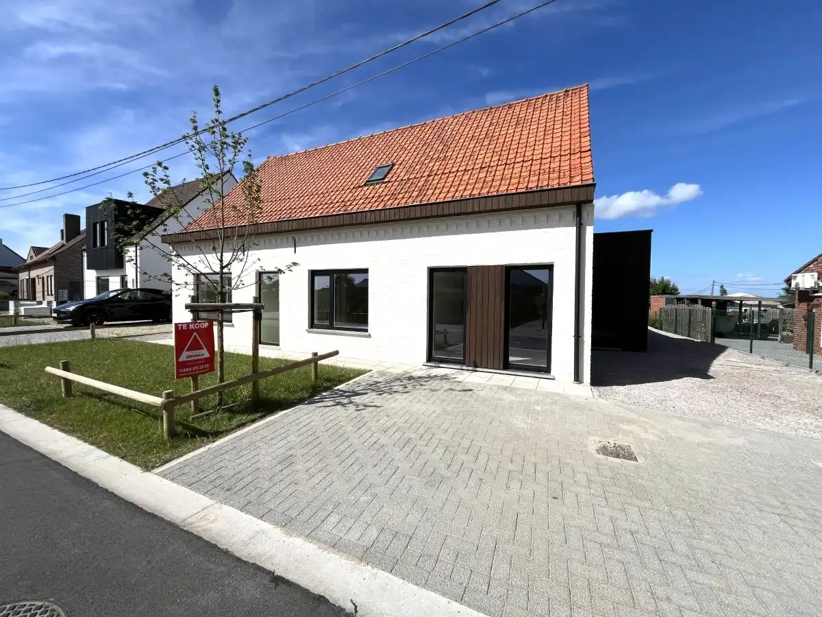 Zonnebeke – Exclusief gerenoveerde woning met landelijk uitzicht foto {{pictureIndex}}