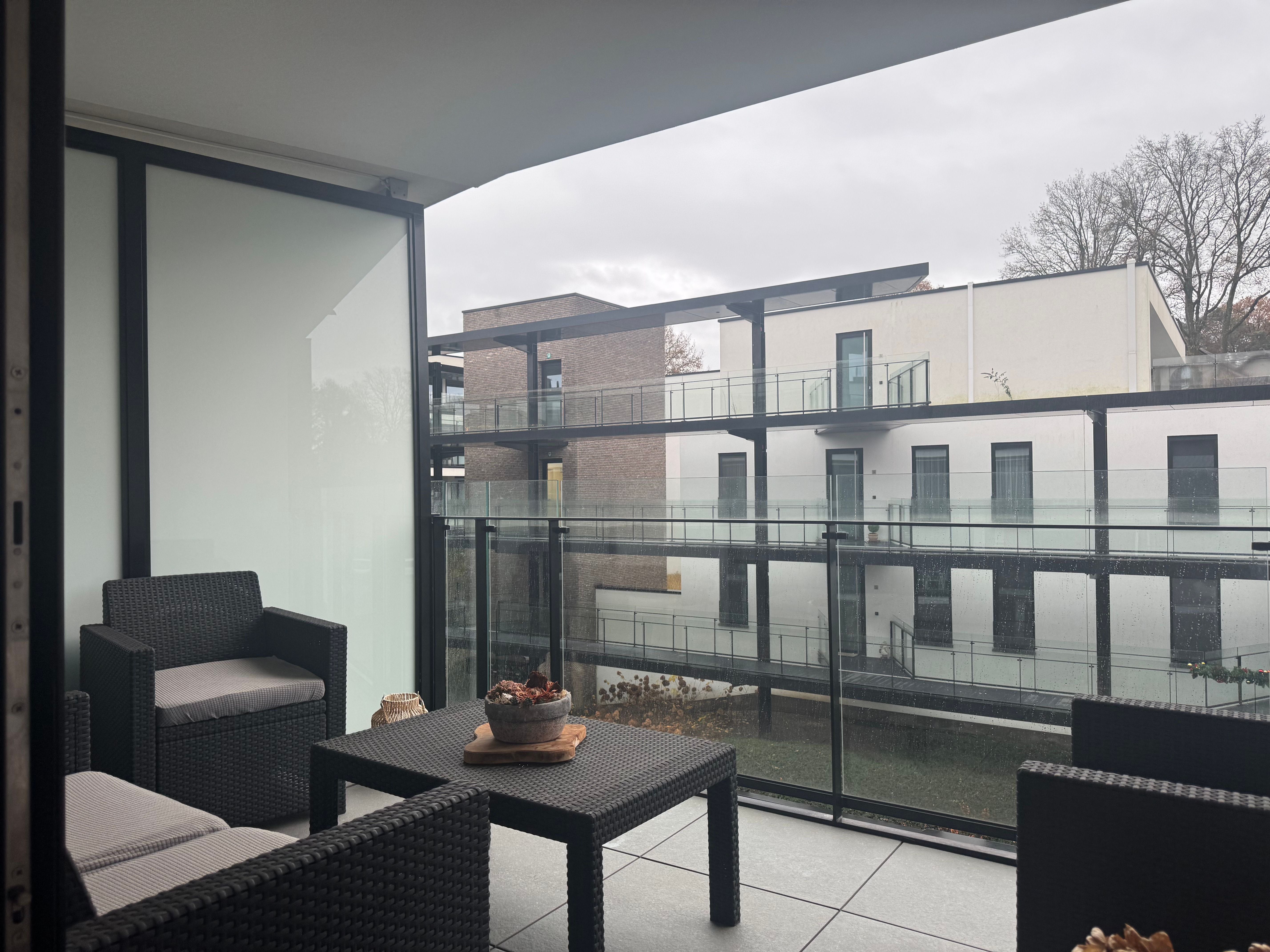Modern appartement met terras en parkeerplaats in Residentie Vlinderpark – centrum Genk foto 12