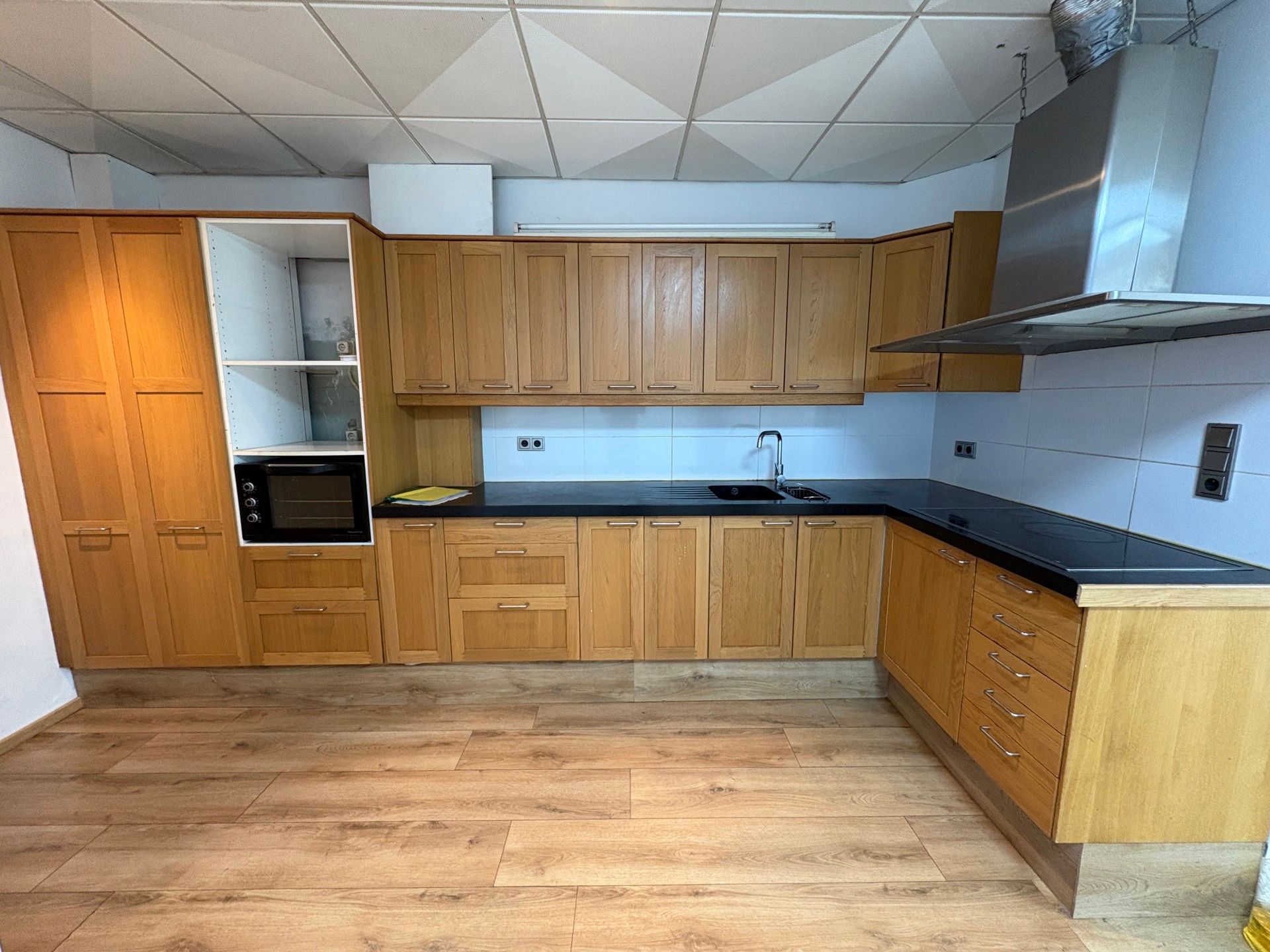 Instapklare woning met 4 slaapkamers te huur in Deurne! foto 4