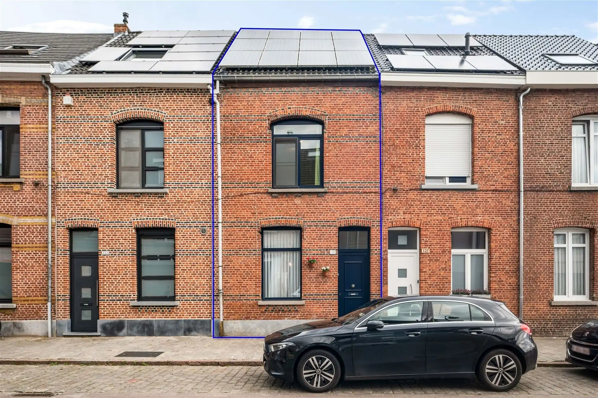 Deels gemoderniseerde woning te Duffel-West foto {{pictureIndex}}