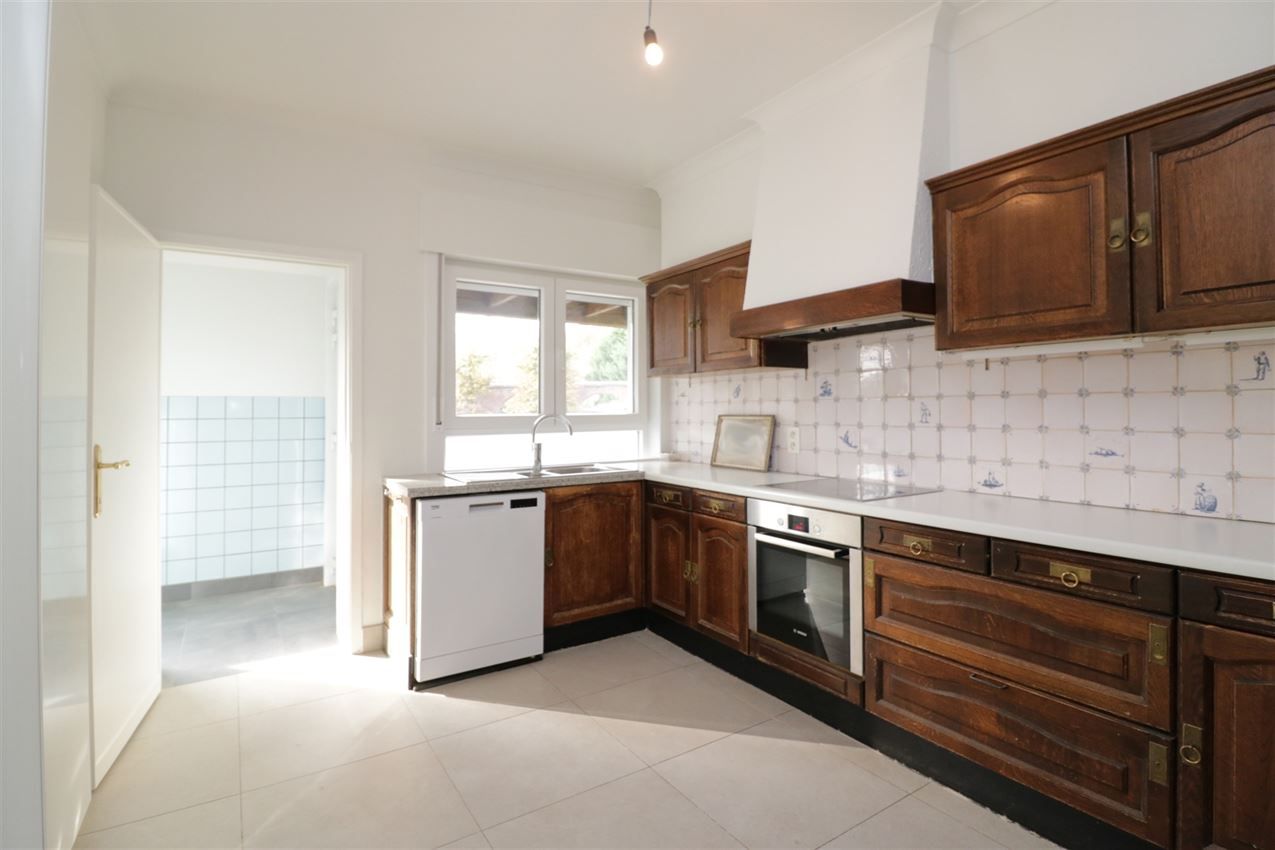 Villawoning met 4 slaapkamers en bijgebouw foto 15