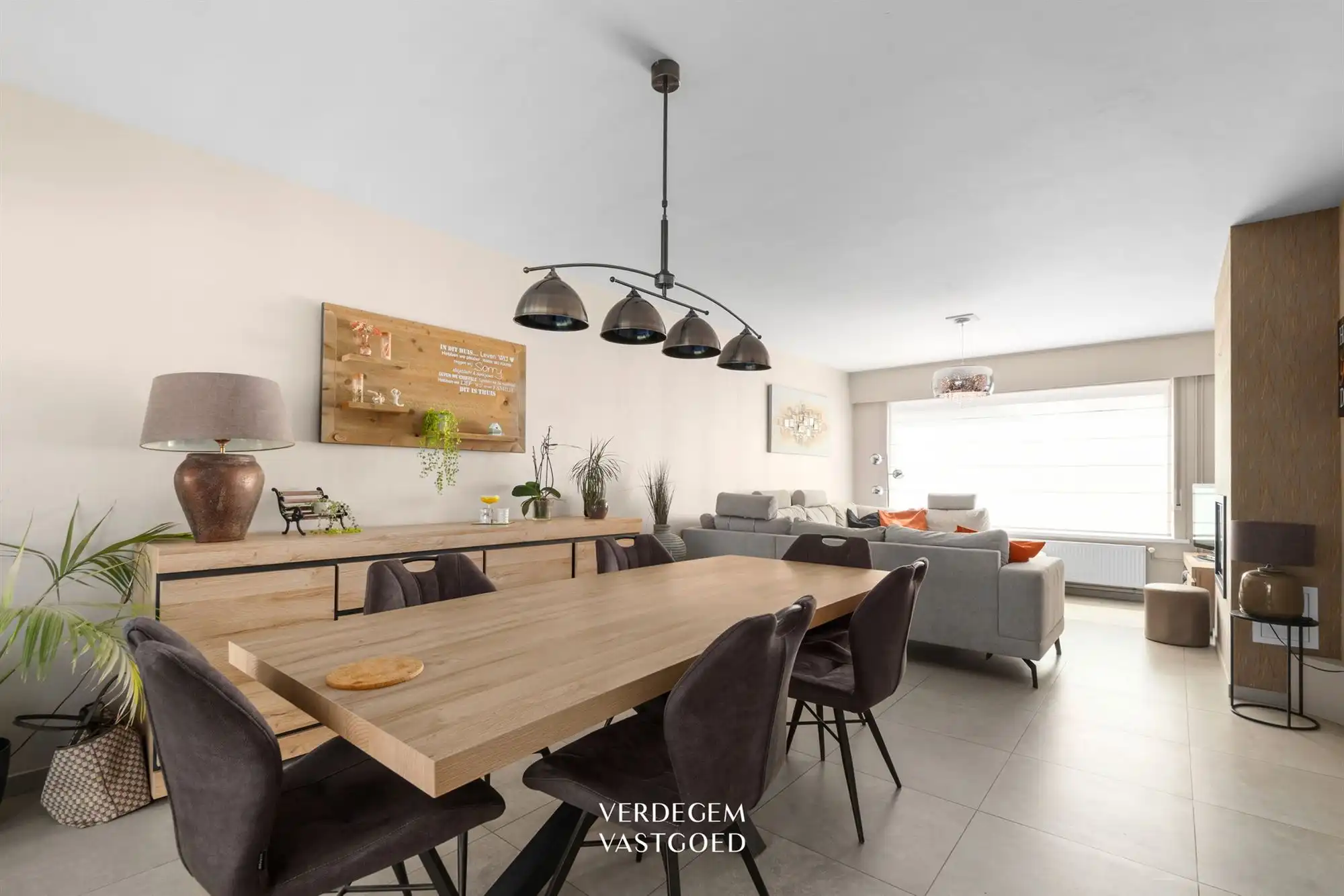 Knappe familiewoning met 4 slaapkamers, garage en geniettuin foto 7