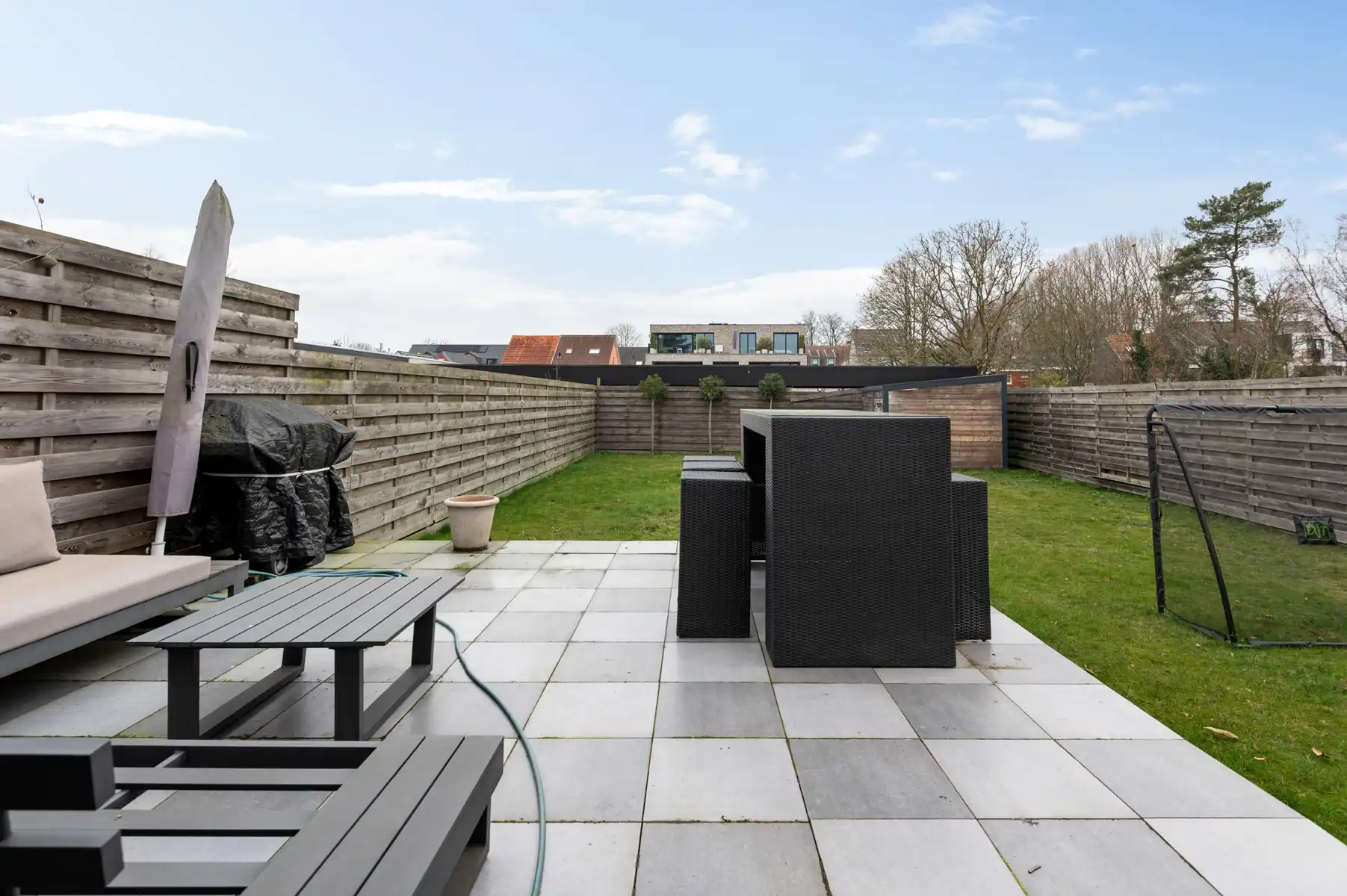 Instapklare woning met 2 slaapkamers, bureau en westgerichte tuin foto 11