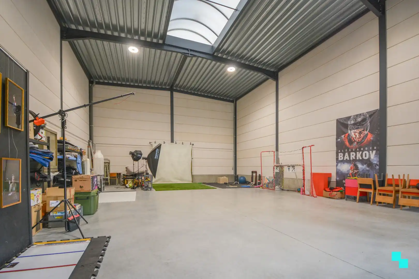 Recente KMO-unit (150m²) met 2 parkeerplaatsen - Izegem foto 4