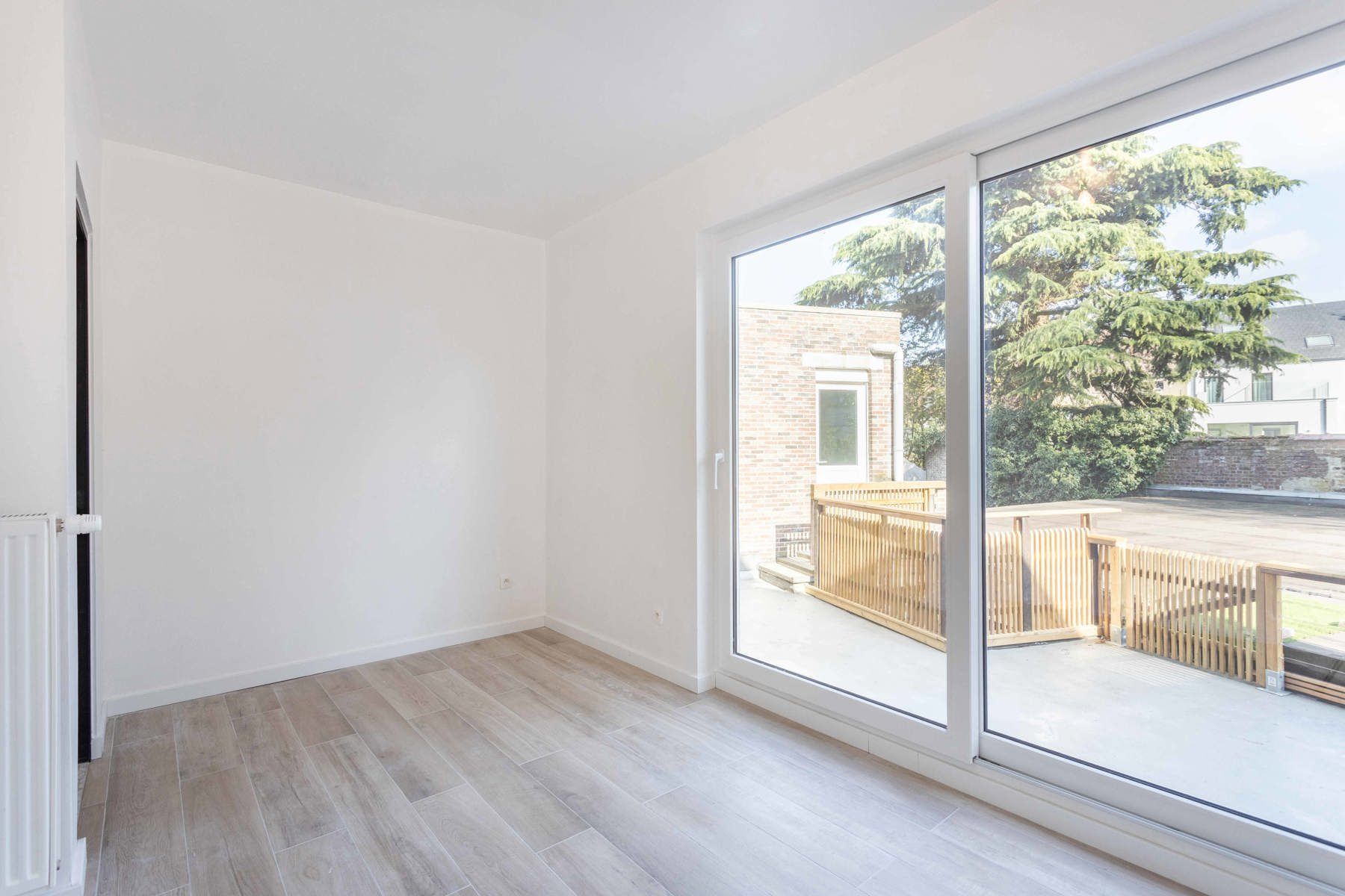 Volledig vernieuwd appartement met terras van 59m2! foto 18