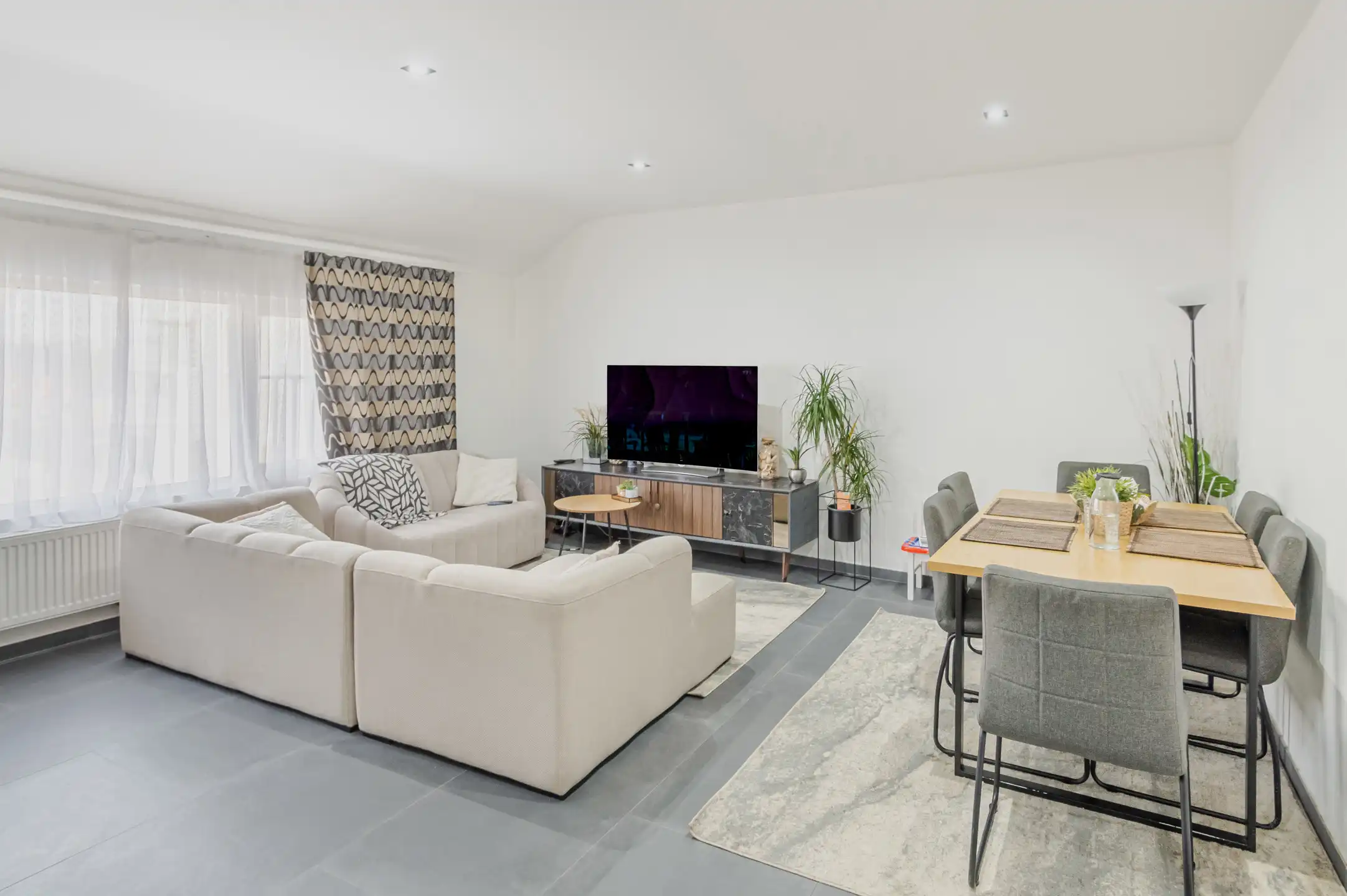 Instapklaar duplex appartement met terras in Willebroek foto 4