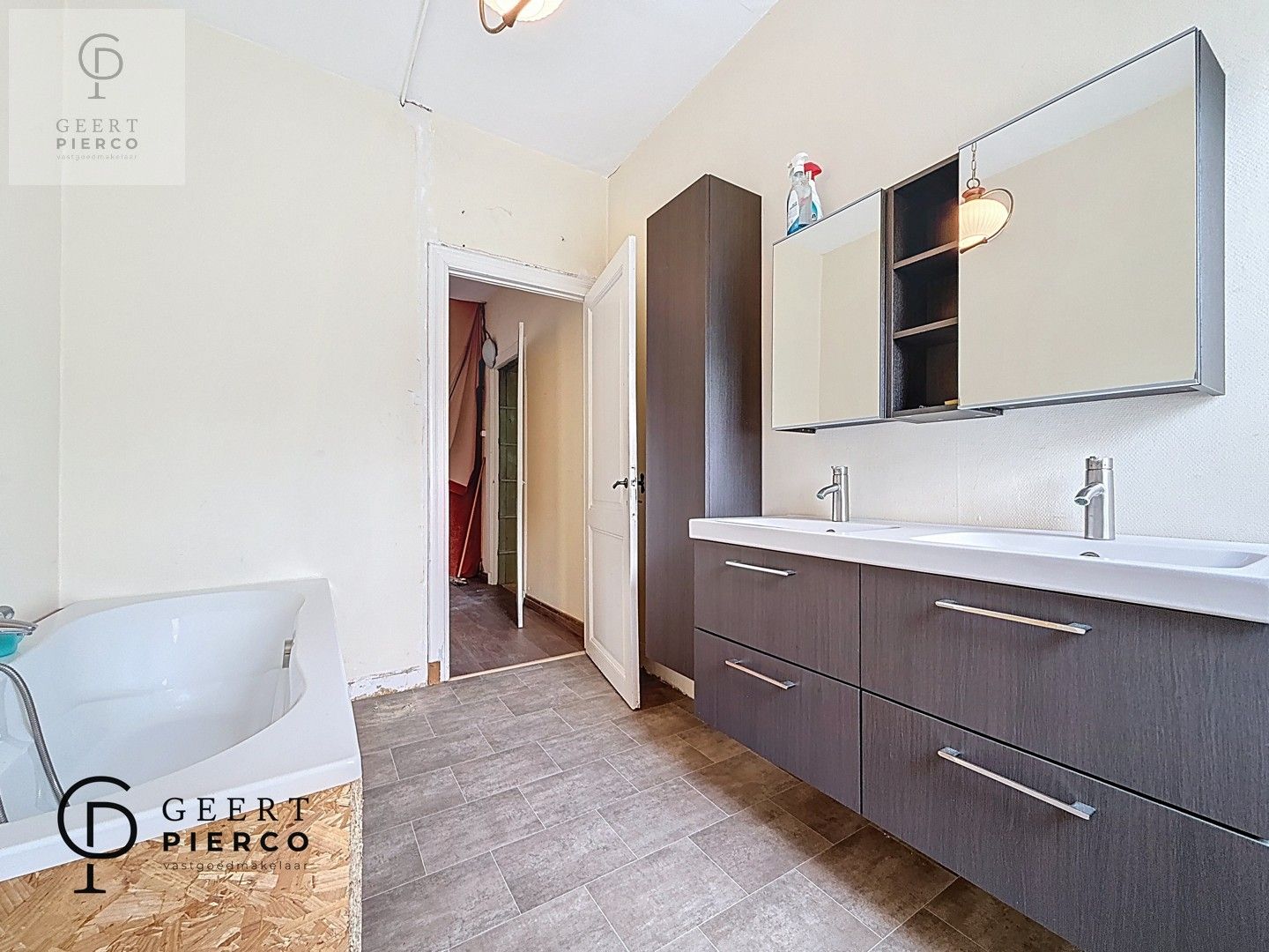 Gezellige gezinswoning zonder renovatieverplichting foto 16