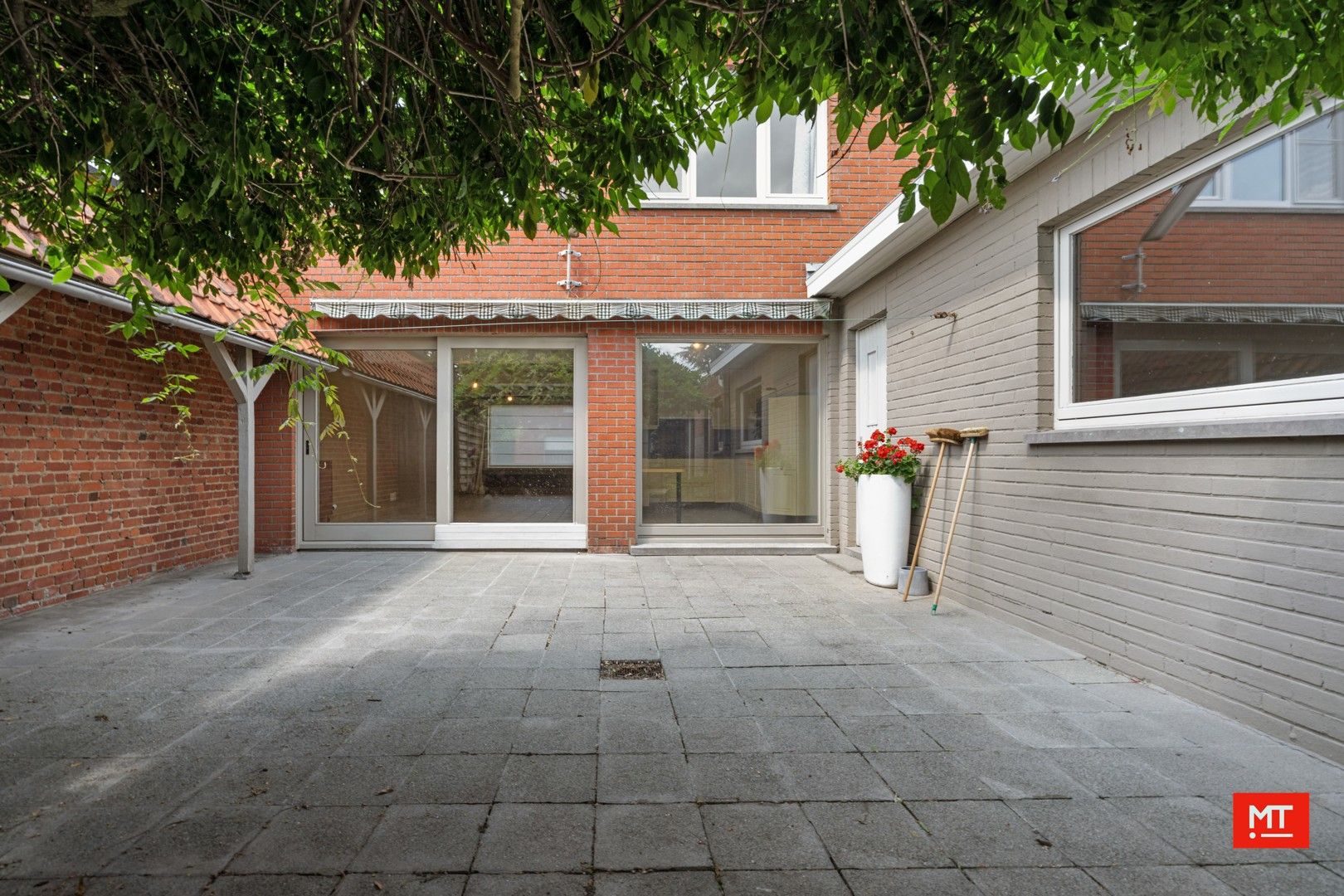 Huis met atelier te koop in Beselare foto 25