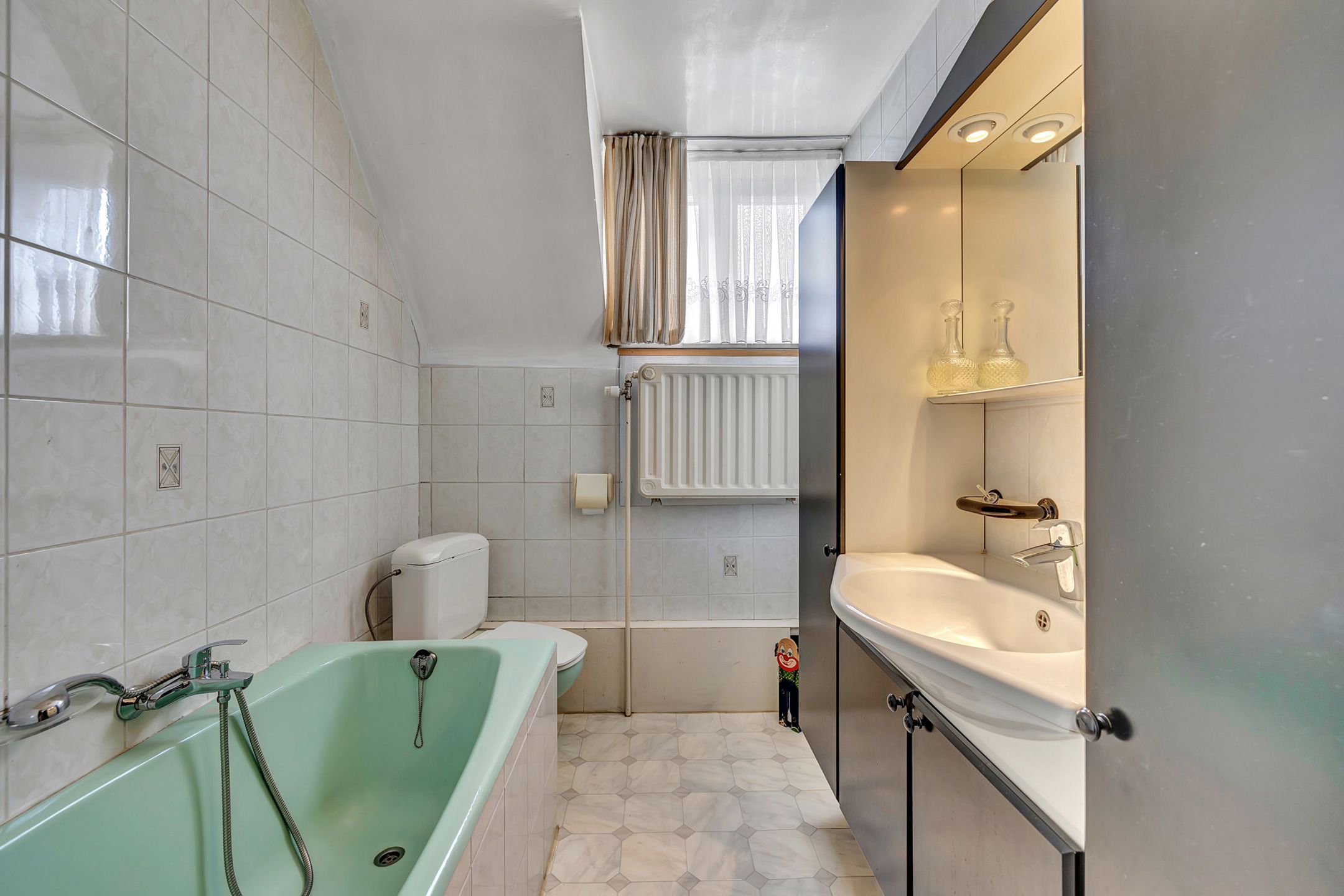 Verder te renoveren woning met garage en tuin te Okegem foto 18