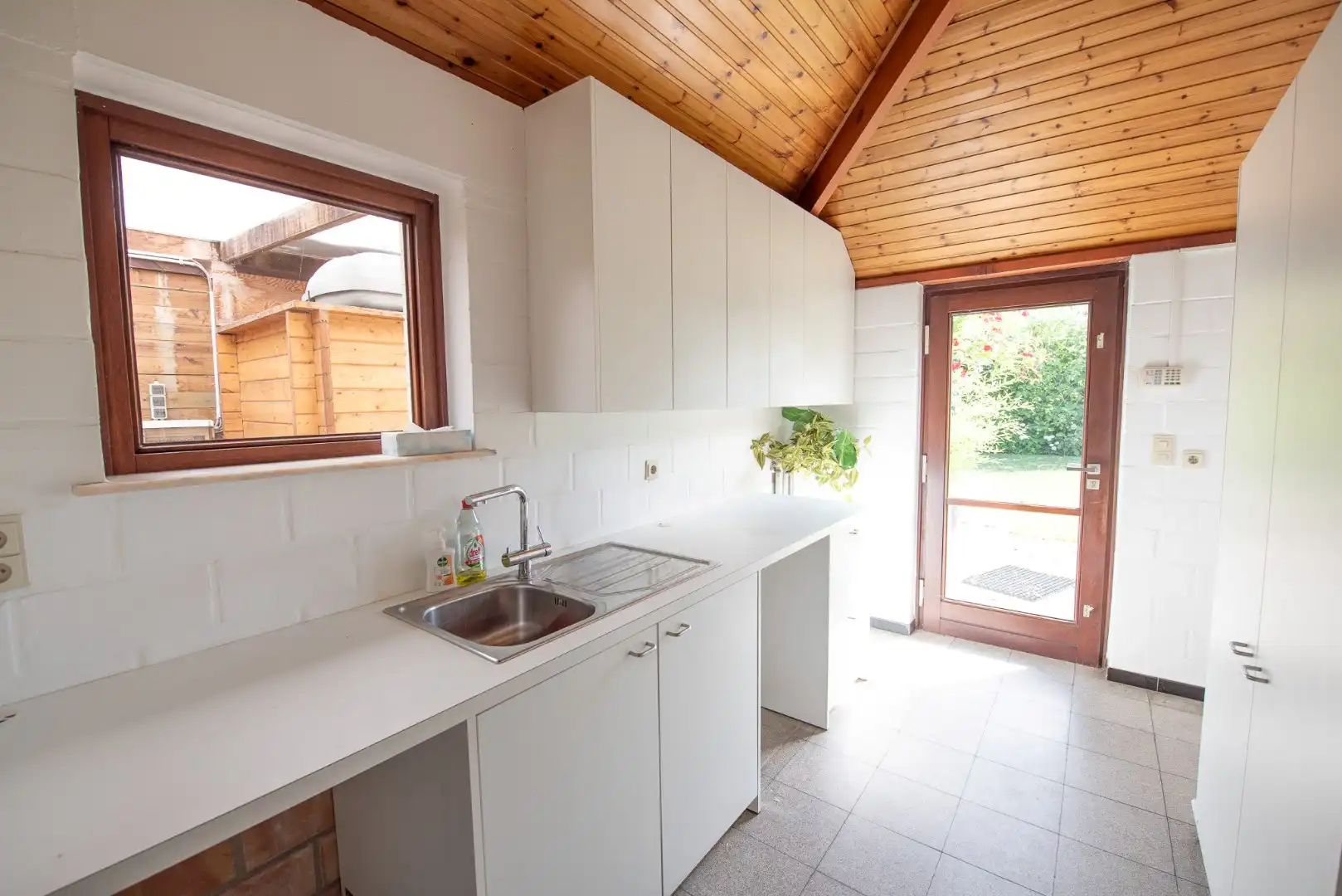 Charmante villa met praktijkruimte op 1023 m² in Zulte foto 20