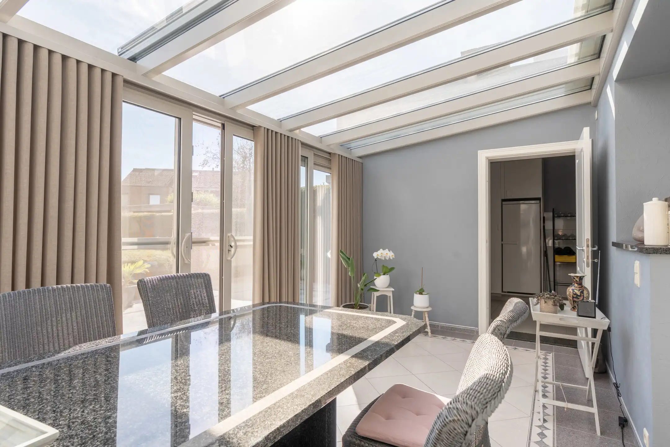 Gunstig gelegen instapklare woning met 2-3 slpks en garage foto 18