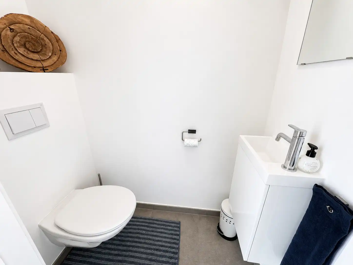 Recent, energiezuinig en tot in de puntjes afgewerkt: deze prachtige BEN-woning uit 2021 combineert modern wooncomfort met een rustige en groene ligging. foto 6
