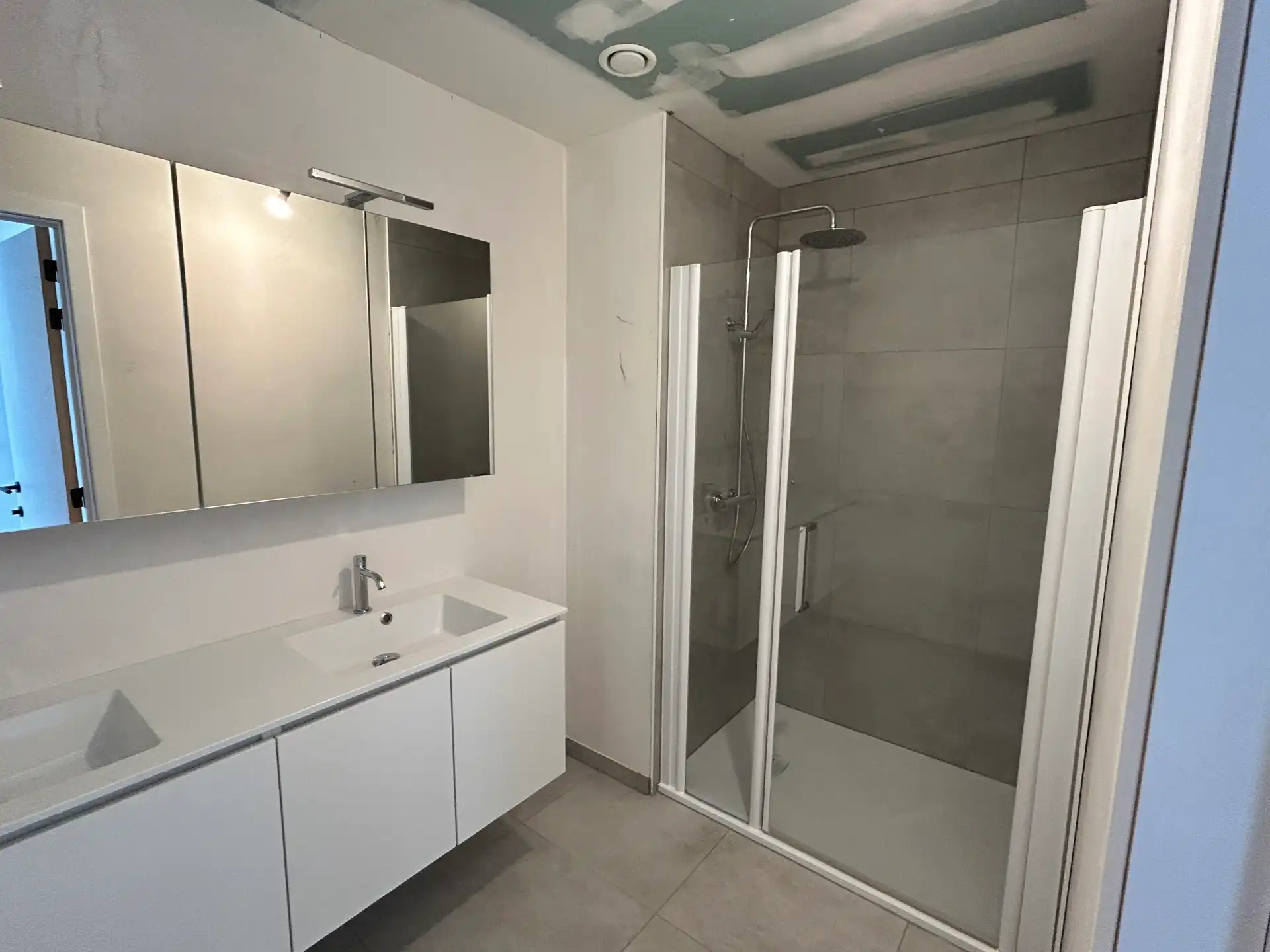 Appartement met 2 slaapkamers in het mooie Sledderlo, Genk. foto 4